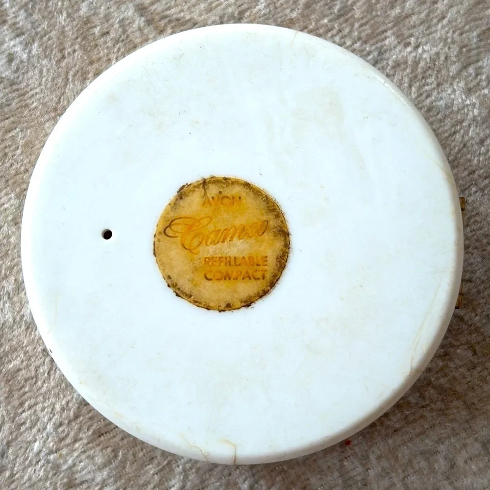 Vintage 60s Avon Cameo Refillable Mirror Compact Pressed Powder White Pink